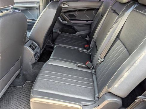 Used 2022 Volkswagen Tiguan SE R-Line FWD image 18