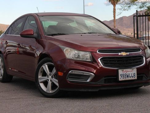 Used 2015 Chevrolet Cruze LT image 2