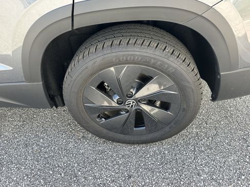 New 2026 Volkswagen Taos S image 10