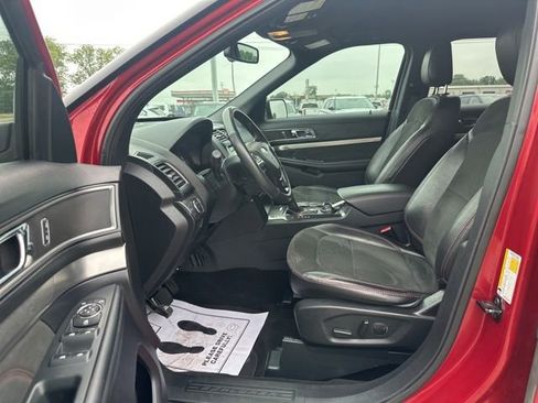 Used 2019 Ford Explorer XLT w/ Equipment Group 202A FWD image 30