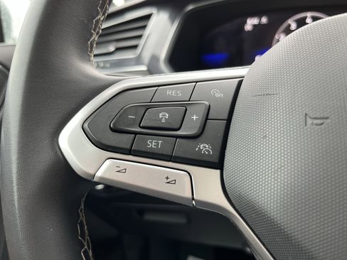 Used 2022 Volkswagen Tiguan SE image 23