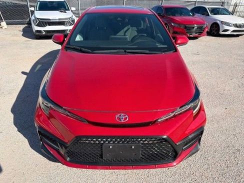 Used 2020 Toyota Corolla SE image 2