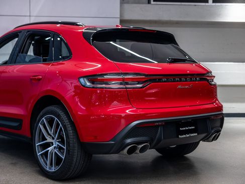 Certified 2024 Porsche Macan S AWD/4WD image 25