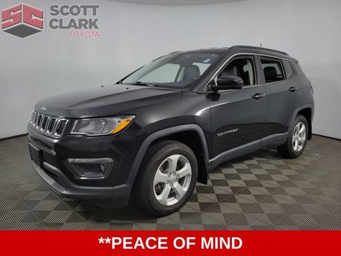 Used 2018 Jeep Compass Latitude w/ Popular Equipment Group AWD/4WD image 3
