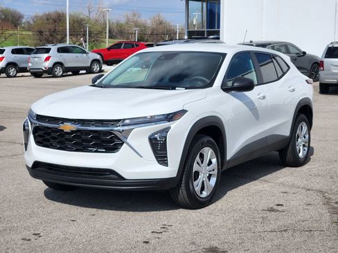 New 2026 Chevrolet Trax LS w/ Driver Confidence Package image 3