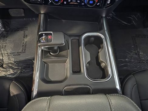 Used 2024 Chevrolet Silverado 1500 RST w/ Redline Edition AWD/4WD image 11