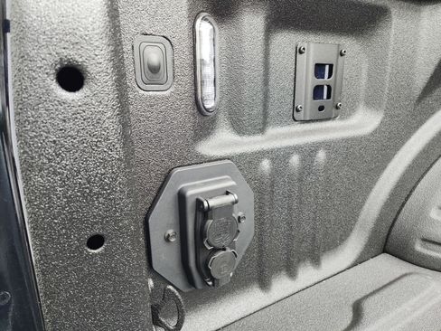 Used 2025 Ford F250 XLT w/ Black Appearance Package image 31