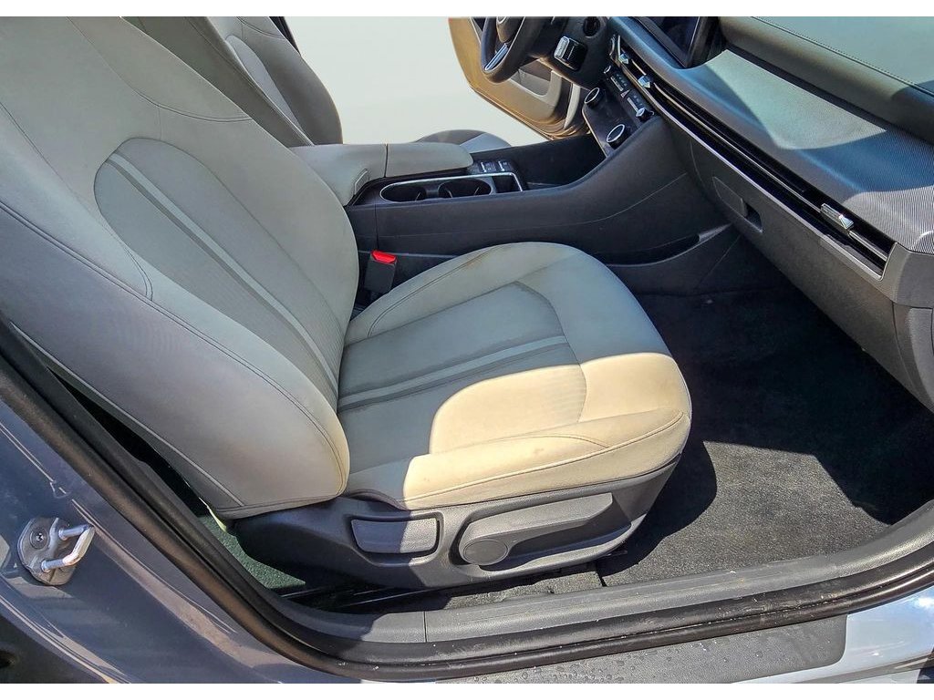 Used 2025 Hyundai Sonata SEL FWD image 25