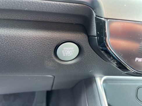 New 2026 Kia Carnival FWD image 24