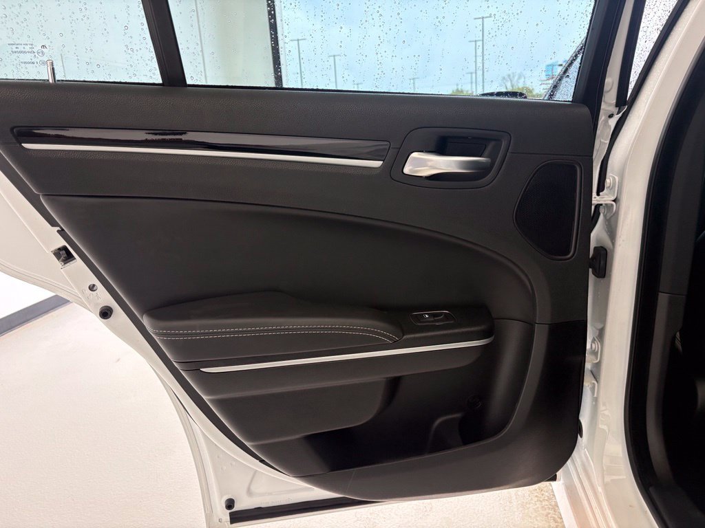 Used 2023 Chrysler 300 S w/ Comfort Group RWD image 30