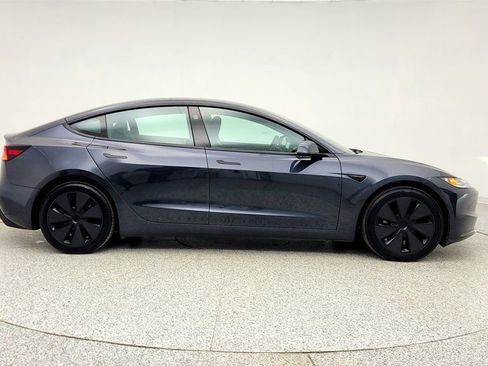 Used 2024 Tesla Model 3 image 3