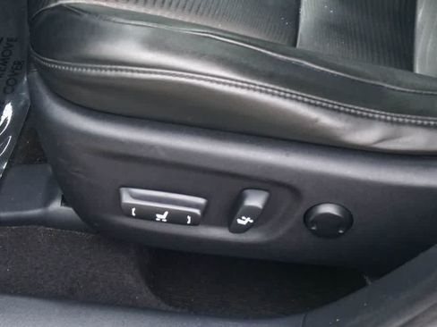 Used 2013 Lexus CT 200h w/ Premium Pkg w/Navigation FWD image 20