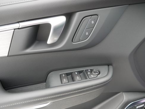 Used 2025 Buick Enclave Preferred image 19