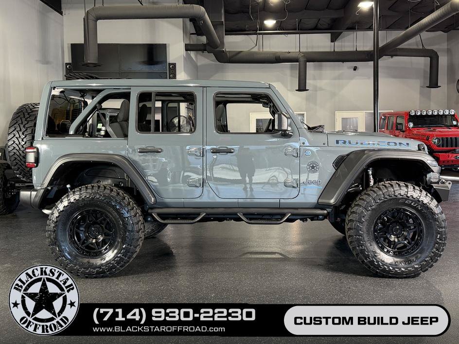Used 2025 Jeep Wrangler Unlimited Rubicon 4xe w/ Convenience Group AWD/4WD image 1