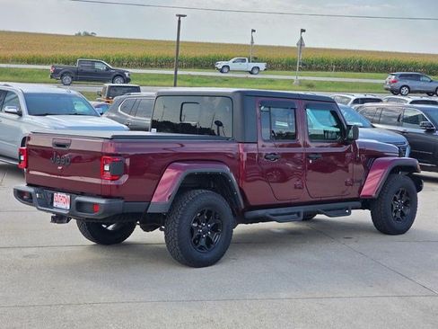 Used 2021 Jeep Gladiator Sport AWD/4WD image 8