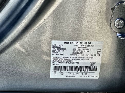 Used 2020 Ford Explorer Platinum w/ Premium Technology Package image 34