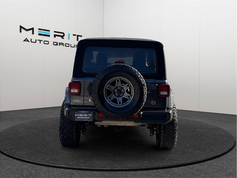 Used 2018 Jeep Wrangler Unlimited Sahara image 8