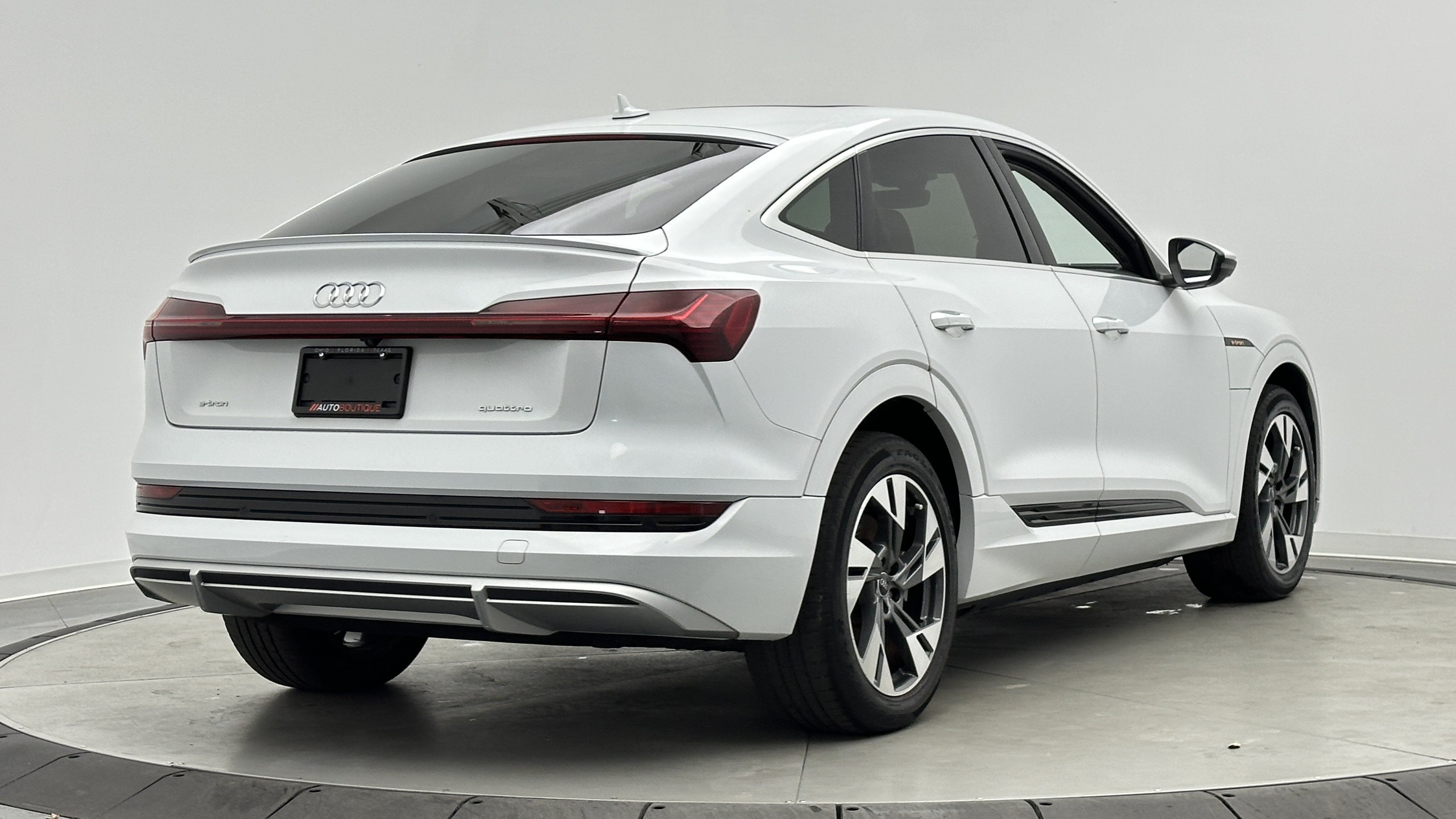 Used 2021 Audi e-tron Premium AWD/4WD image 10