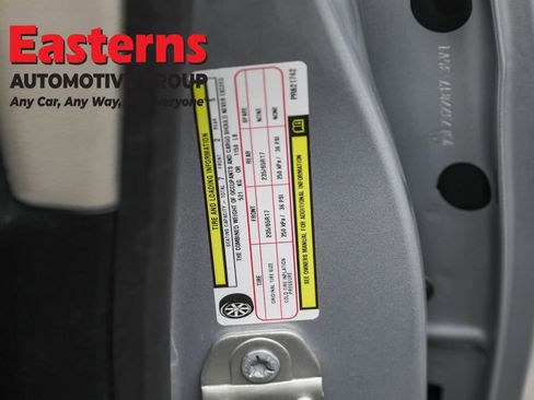 Used 2023 Chrysler Voyager LX image 34