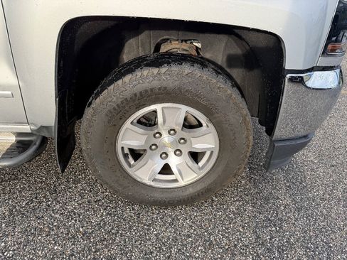 Used 2017 Chevrolet Silverado 1500 LT w/ All Star Edition AWD/4WD image 25