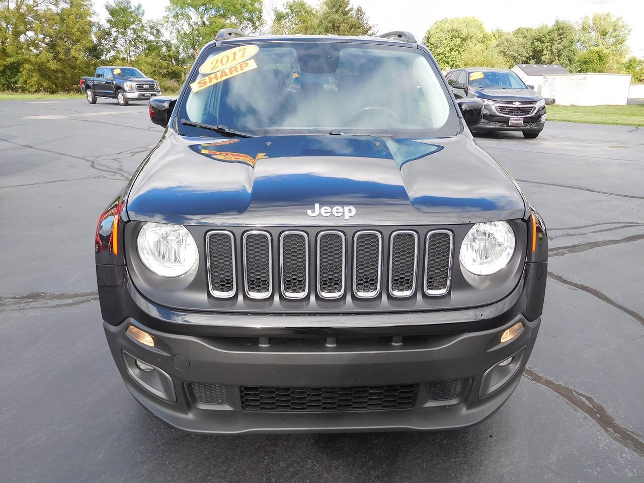 Used 2017 Jeep Renegade Latitude FWD image 7