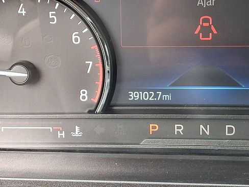 Used 2023 Ford Explorer XLT AWD/4WD image 5