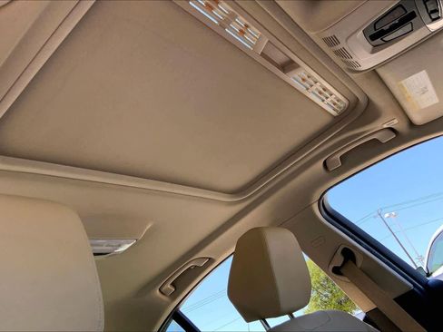 Used 2018 BMW 320i Sedan image 14