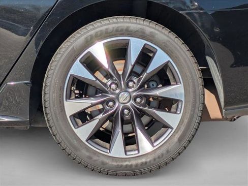 Used 2016 Nissan Sentra SR image 23