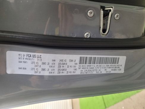 Used 2020 Jeep Cherokee Limited image 33