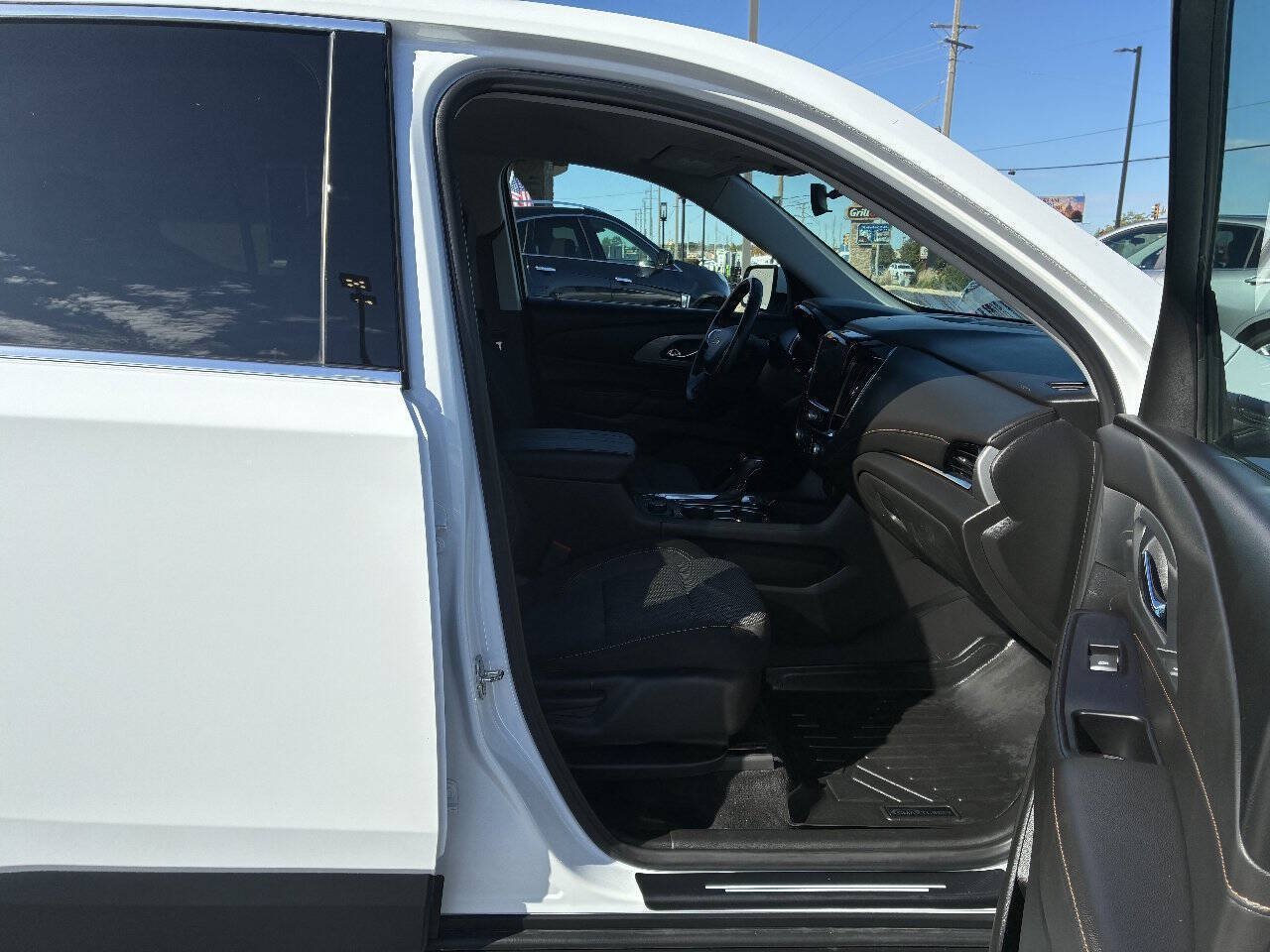Used 2020 Chevrolet Traverse LT AWD/4WD image 25