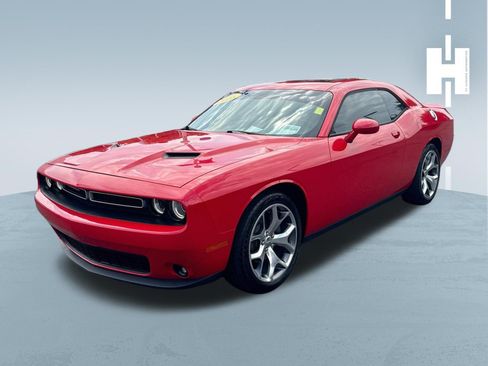 Used 2016 Dodge Challenger SXT Plus RWD image 3