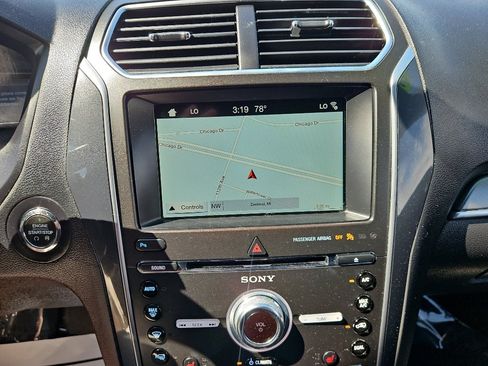 Used 2018 Ford Explorer Sport AWD/4WD image 22