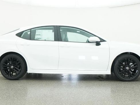 New 2026 Toyota Camry SE image 15