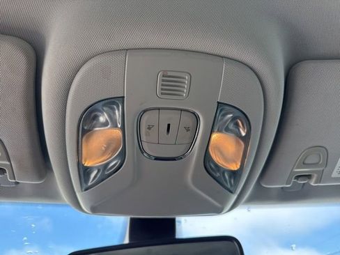 Used 2020 Jeep Compass Limited image 30