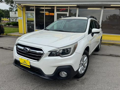 Used 2019 Subaru Outback 2.5i Premium AWD/4WD image 2
