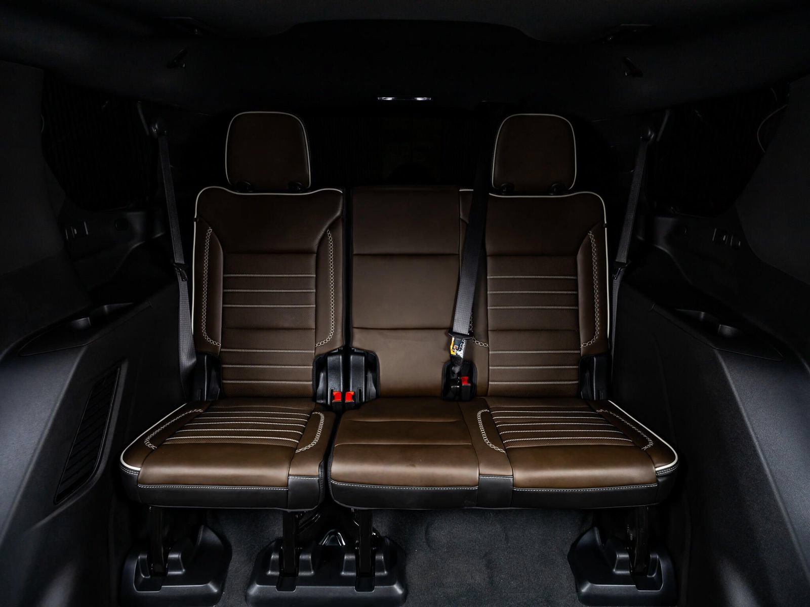 Used 2026 GMC Yukon Denali Ultimate w/ LPO, Floor Liner Package AWD/4WD image 39