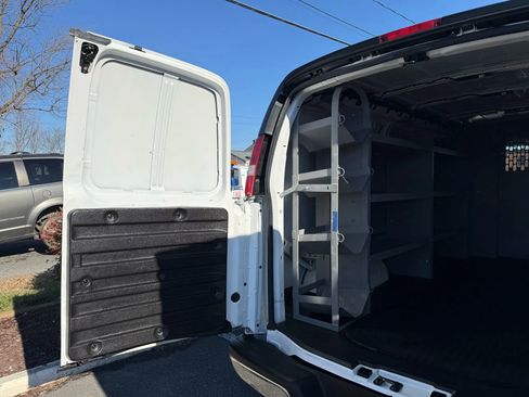 Used 2022 GMC Savana 2500 Regular Van 3D w/ Communications Package image 11