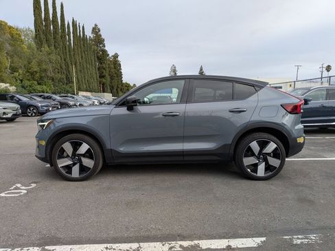 Used 2022 Volvo C40 P8 Recharge Ultimate image 9