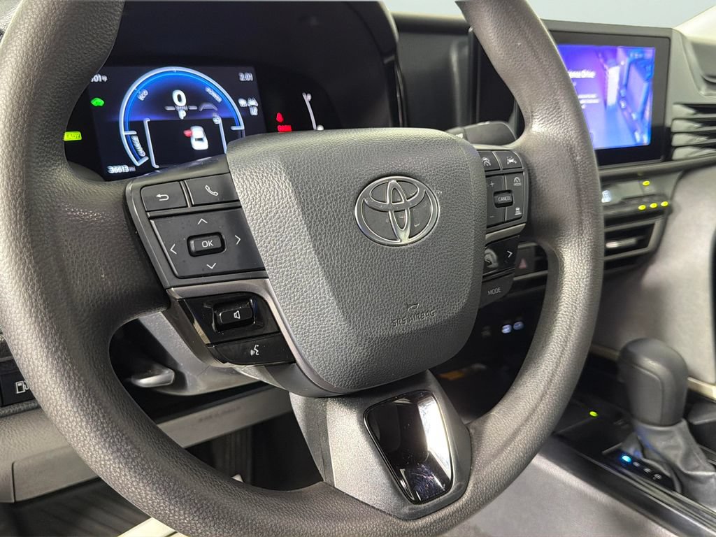 Used 2025 Toyota Camry LE w/ Convenience Package FWD image 24