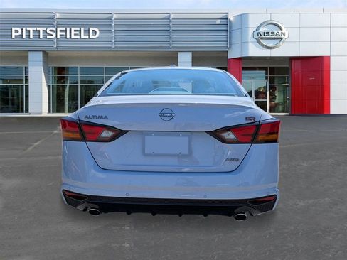New 2025 Nissan Altima 2.5 SR image 4