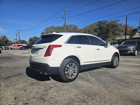 Used 2017 Cadillac XT5 Luxury w/ Driver Awareness Package image 4