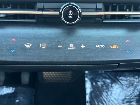 Used 2025 Nissan Ariya FWD image 29