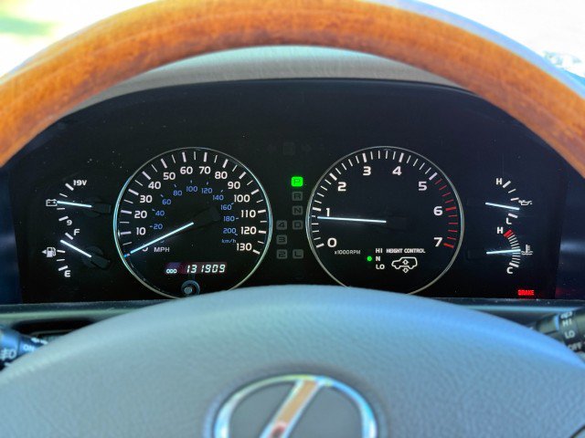 Used 2004 Lexus LX 470 4WD image 21