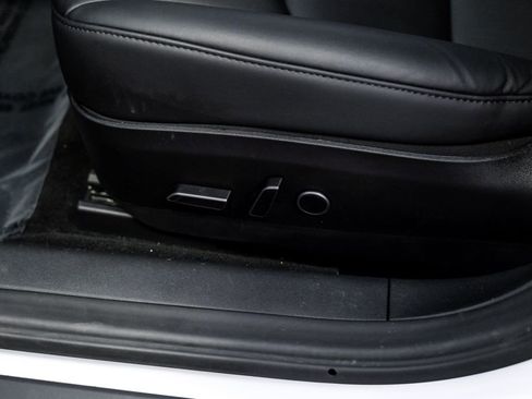 Used 2023 Tesla Model 3 Performance image 33