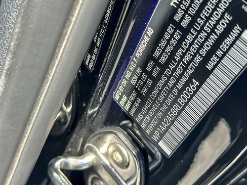 Certified 2024 Porsche Macan AWD/4WD image 29