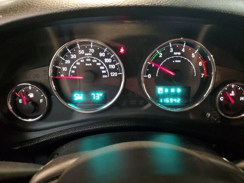 Used 2012 Jeep Wrangler Unlimited Sahara AWD/4WD image 16
