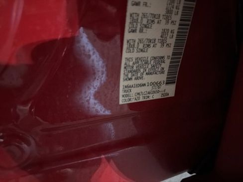 Used 2022 Nissan Titan SV w/ SV Convenience Package image 5