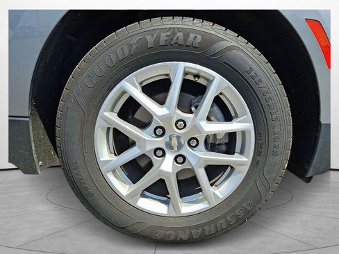 Used 2023 Chevrolet Equinox LS AWD/4WD image 7