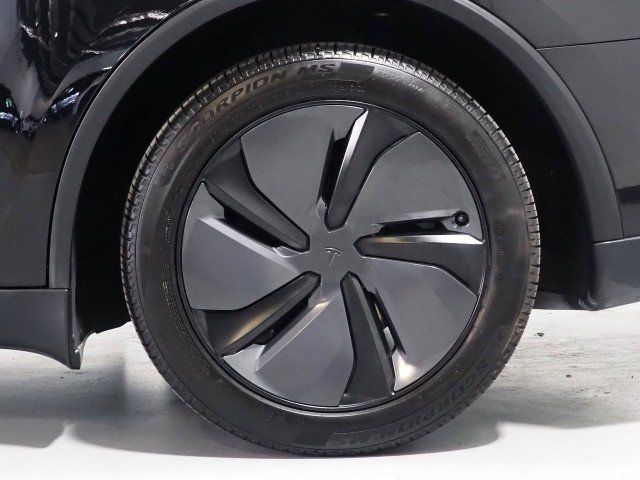 Used 2026 Tesla Model Y Long Range RWD image 52