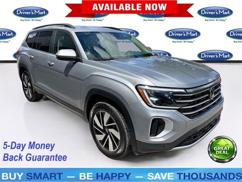 Used 2025 Volkswagen Atlas SE image 1